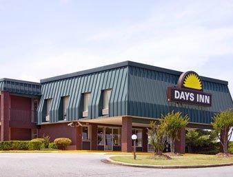Days Inn By Wyndham Seneca-Clemson Exterior photo